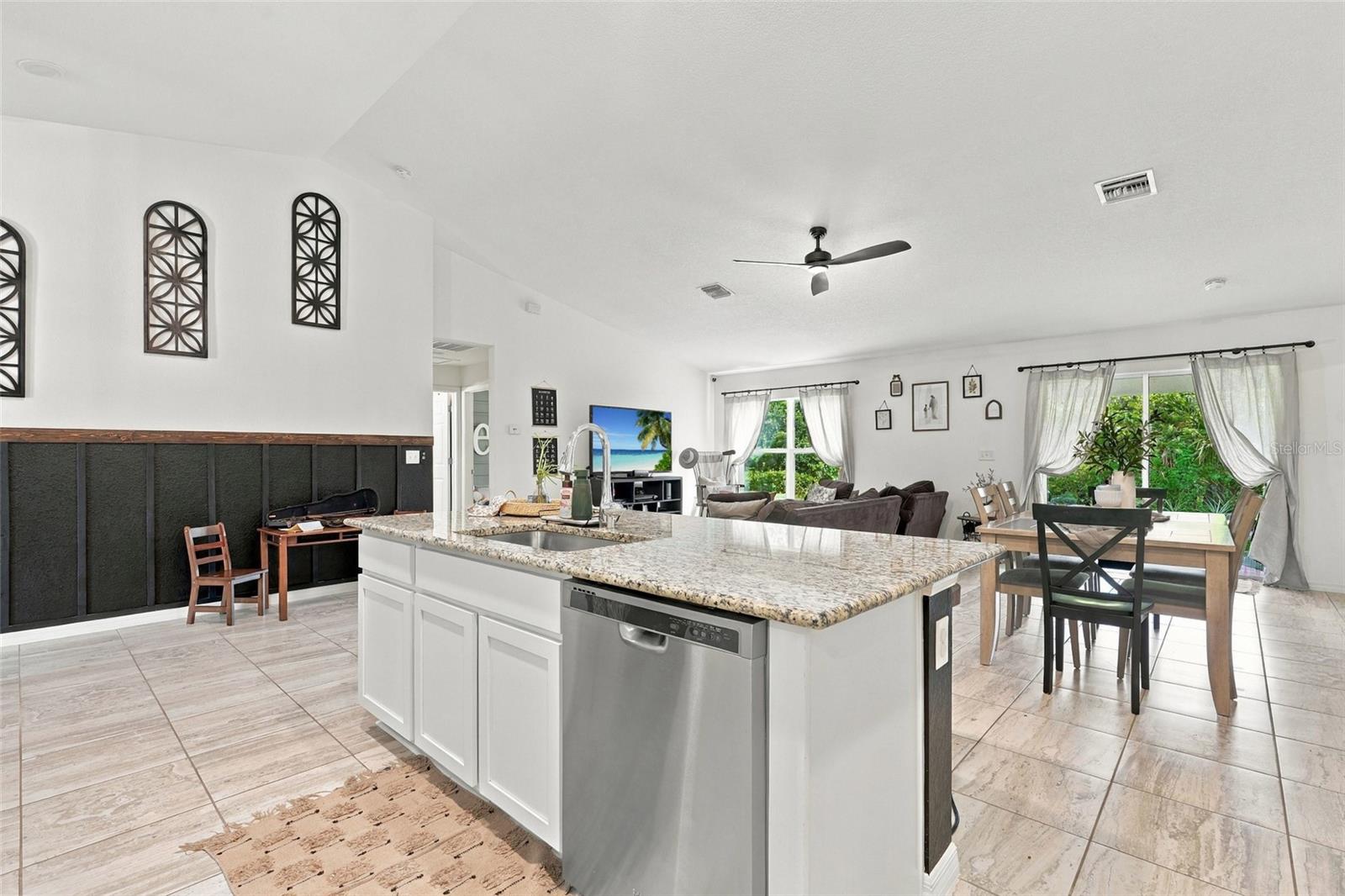 1953 RADA LN — photo 21