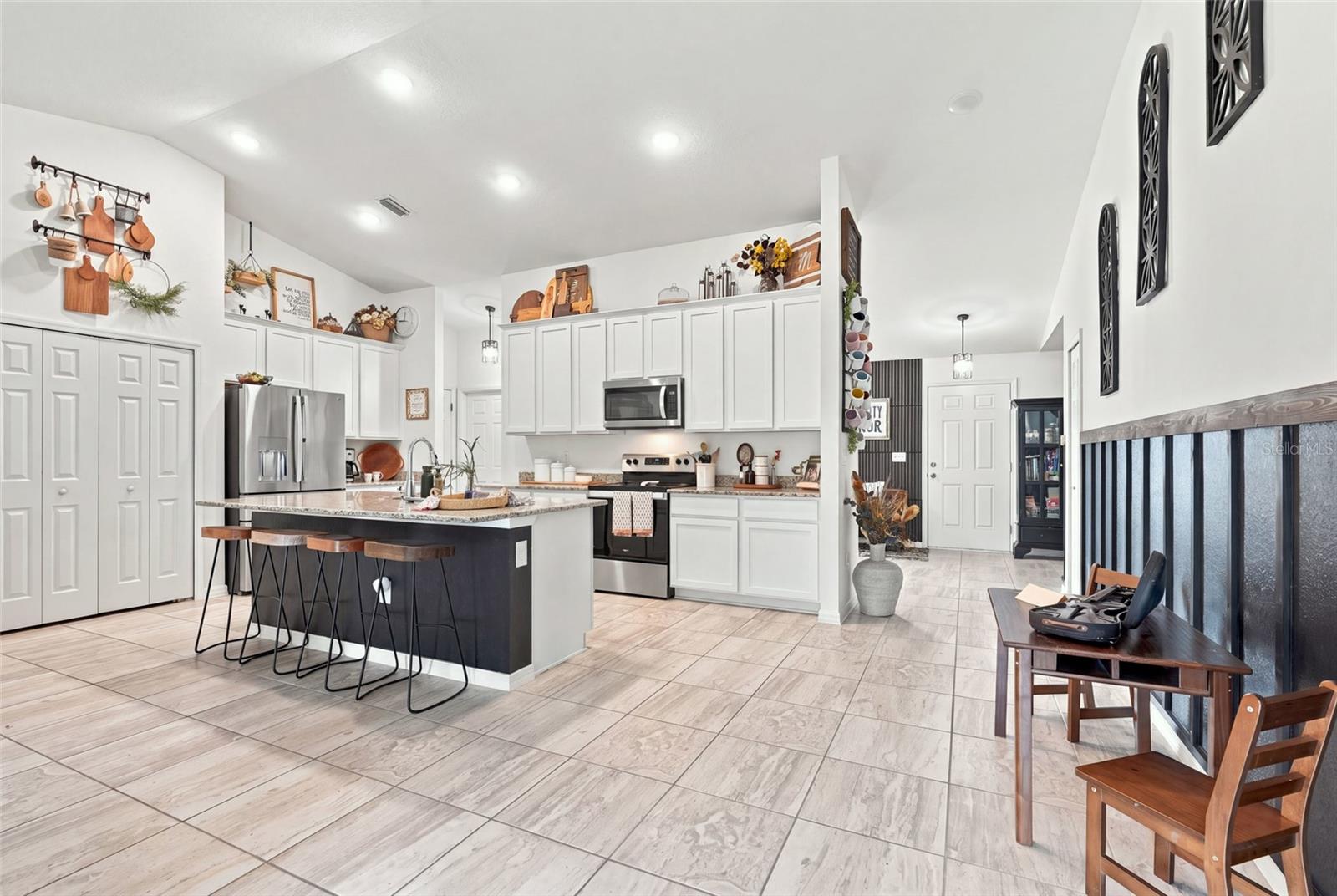 1953 RADA LN — photo 18