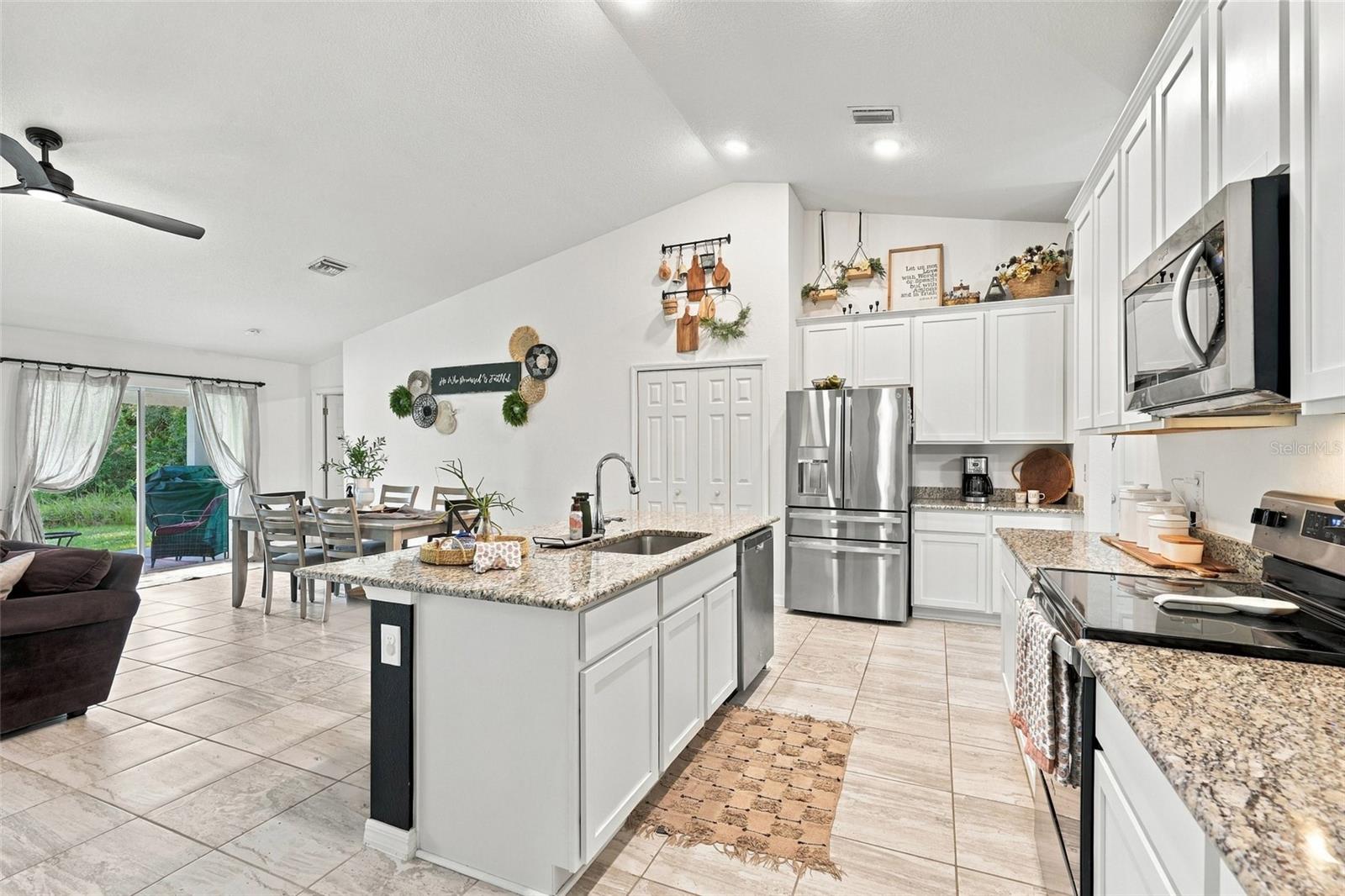 1953 RADA LN — photo 23