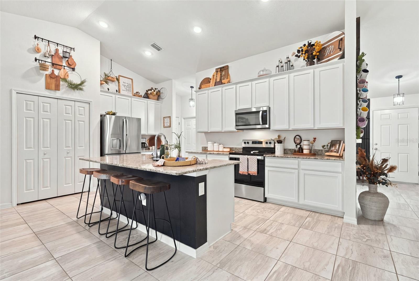 1953 RADA LN — photo 19