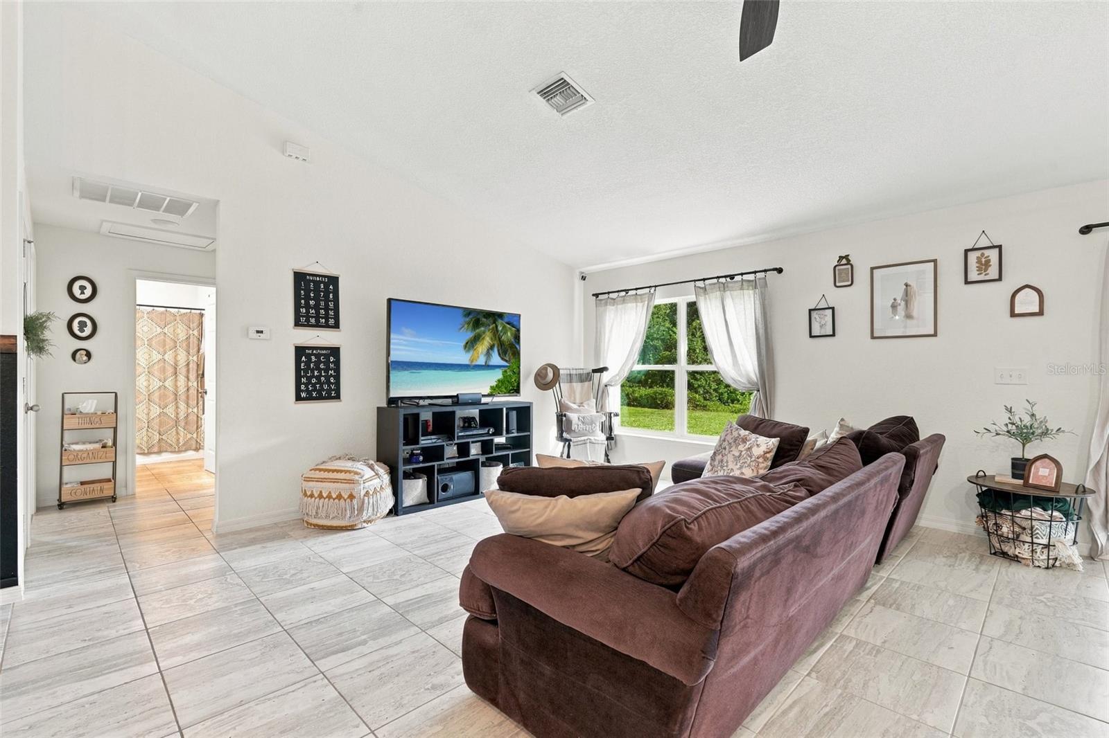 1953 RADA LN — photo 15