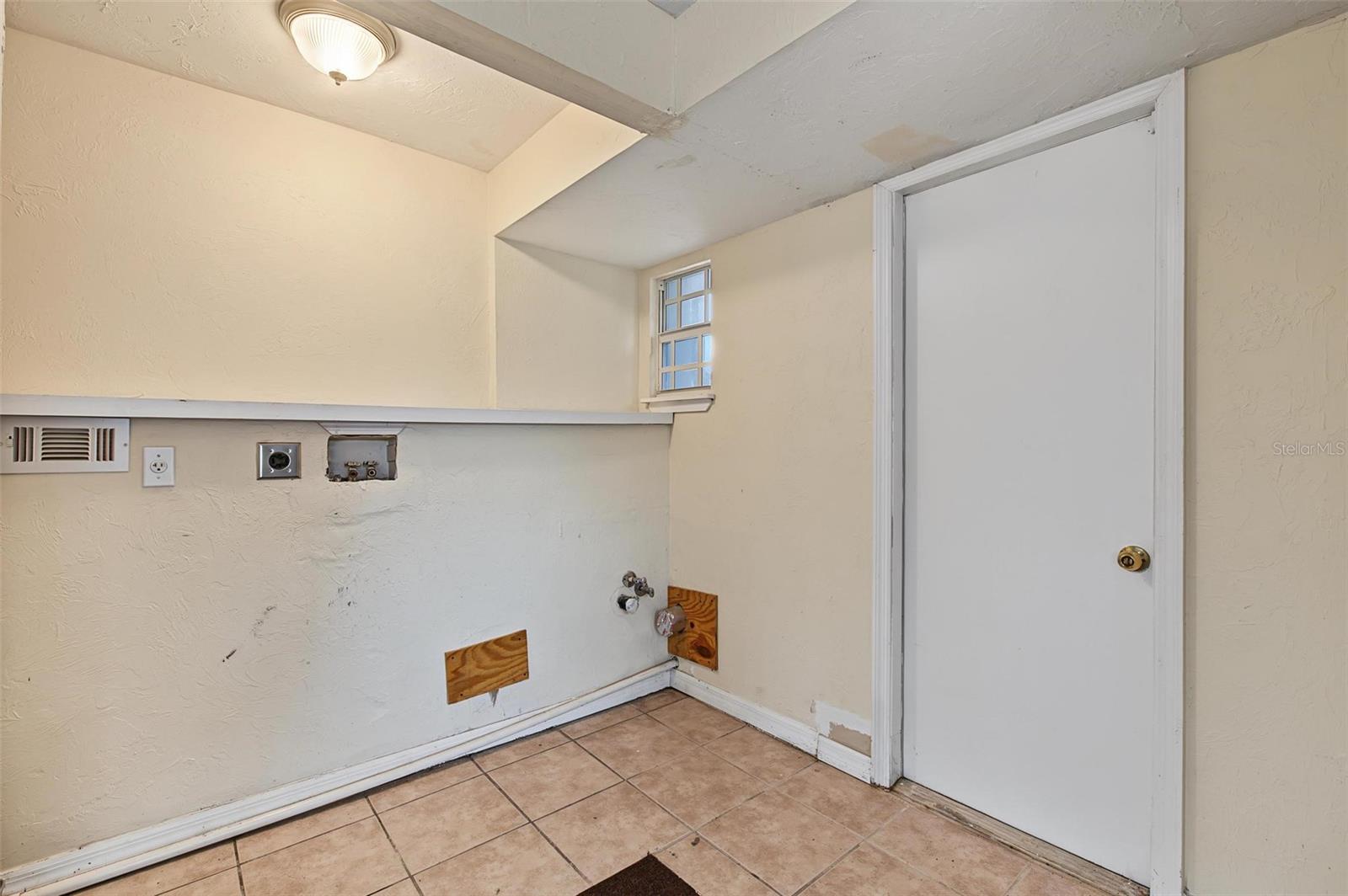 514 12TH AVE W — photo 21