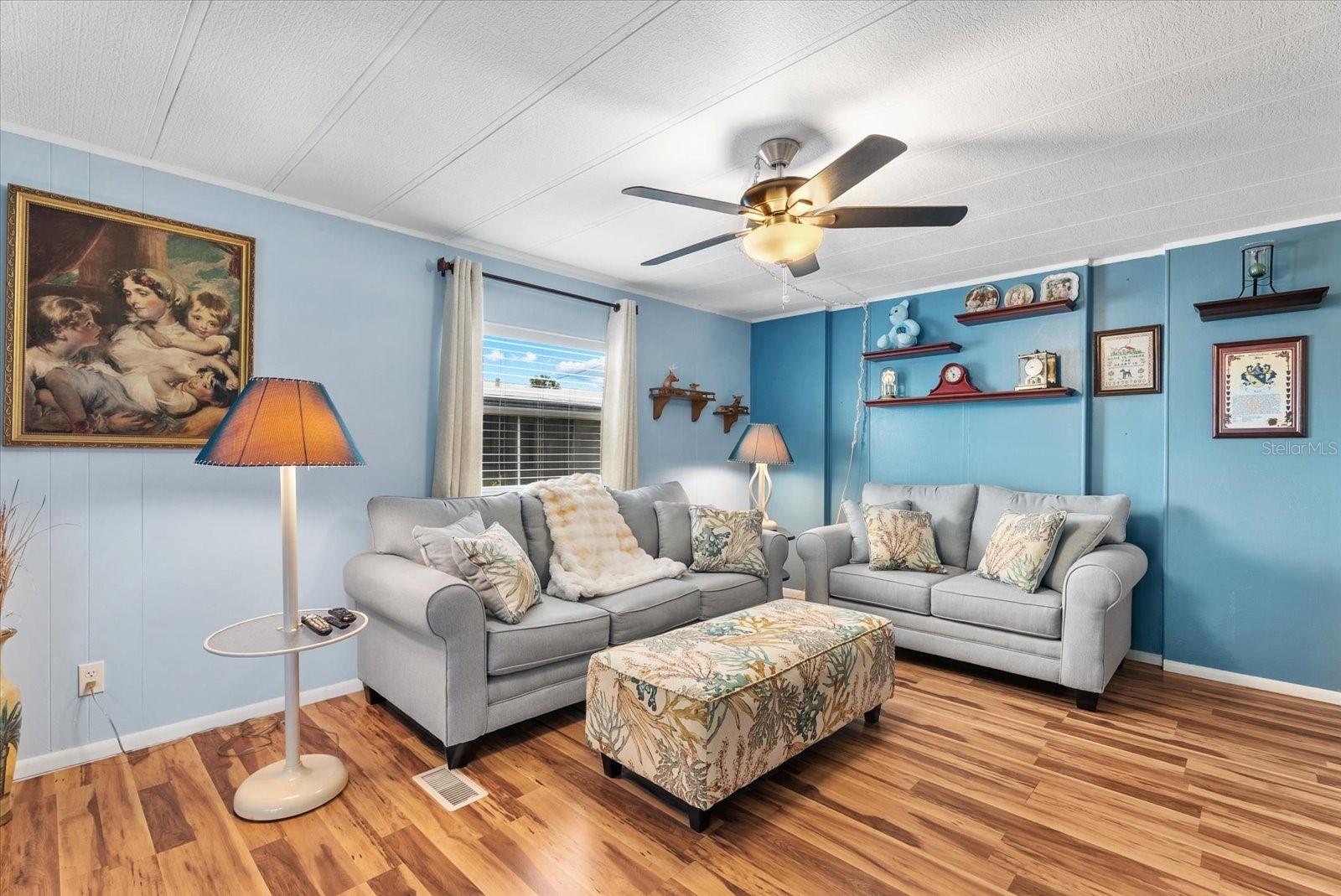 560 FAIRMOUNT DR — photo 10