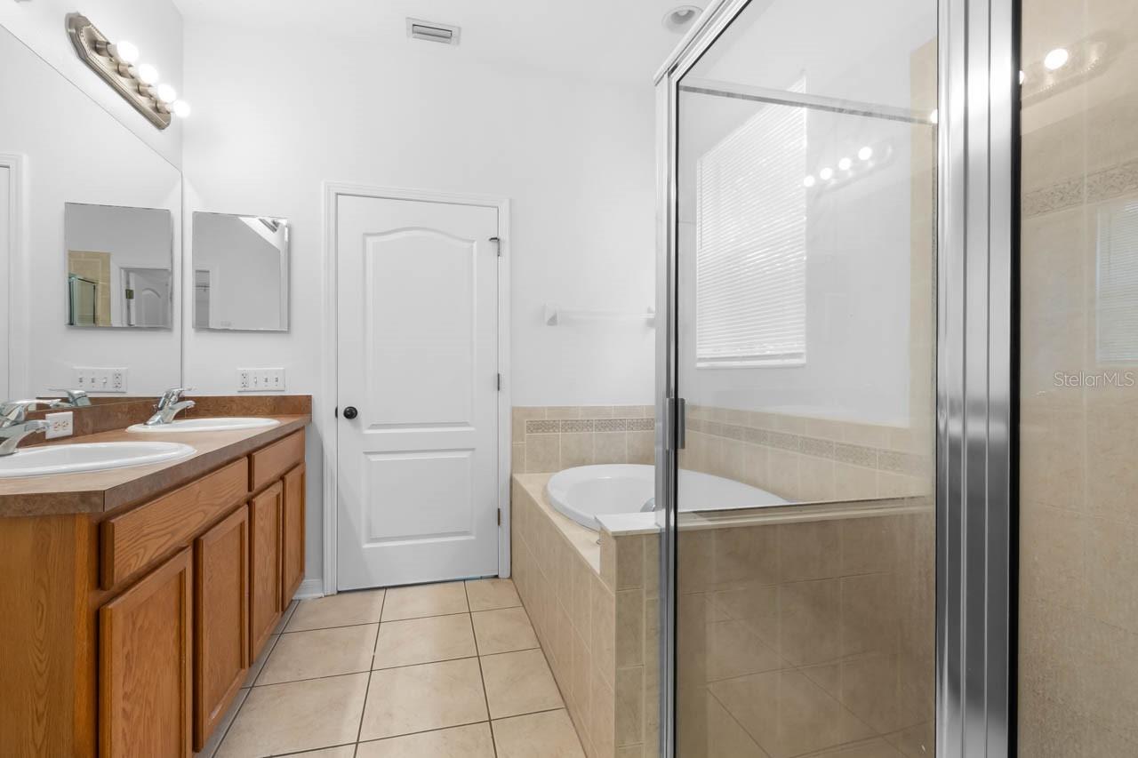 10313 AVELAR RIDGE DR — photo 19