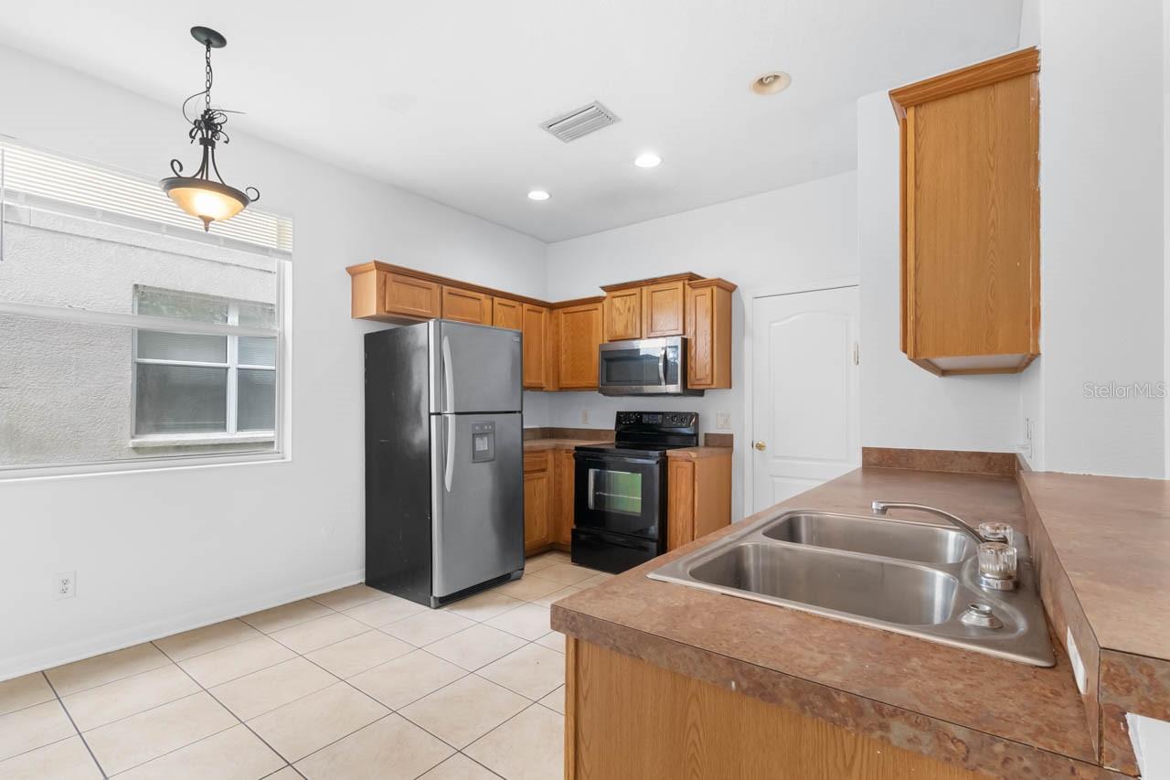 10313 AVELAR RIDGE DR — photo 10