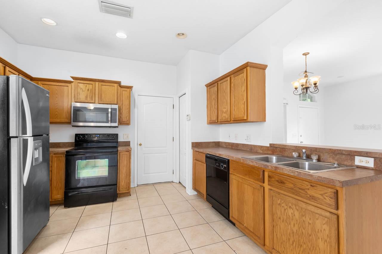 10313 AVELAR RIDGE DR — photo 11