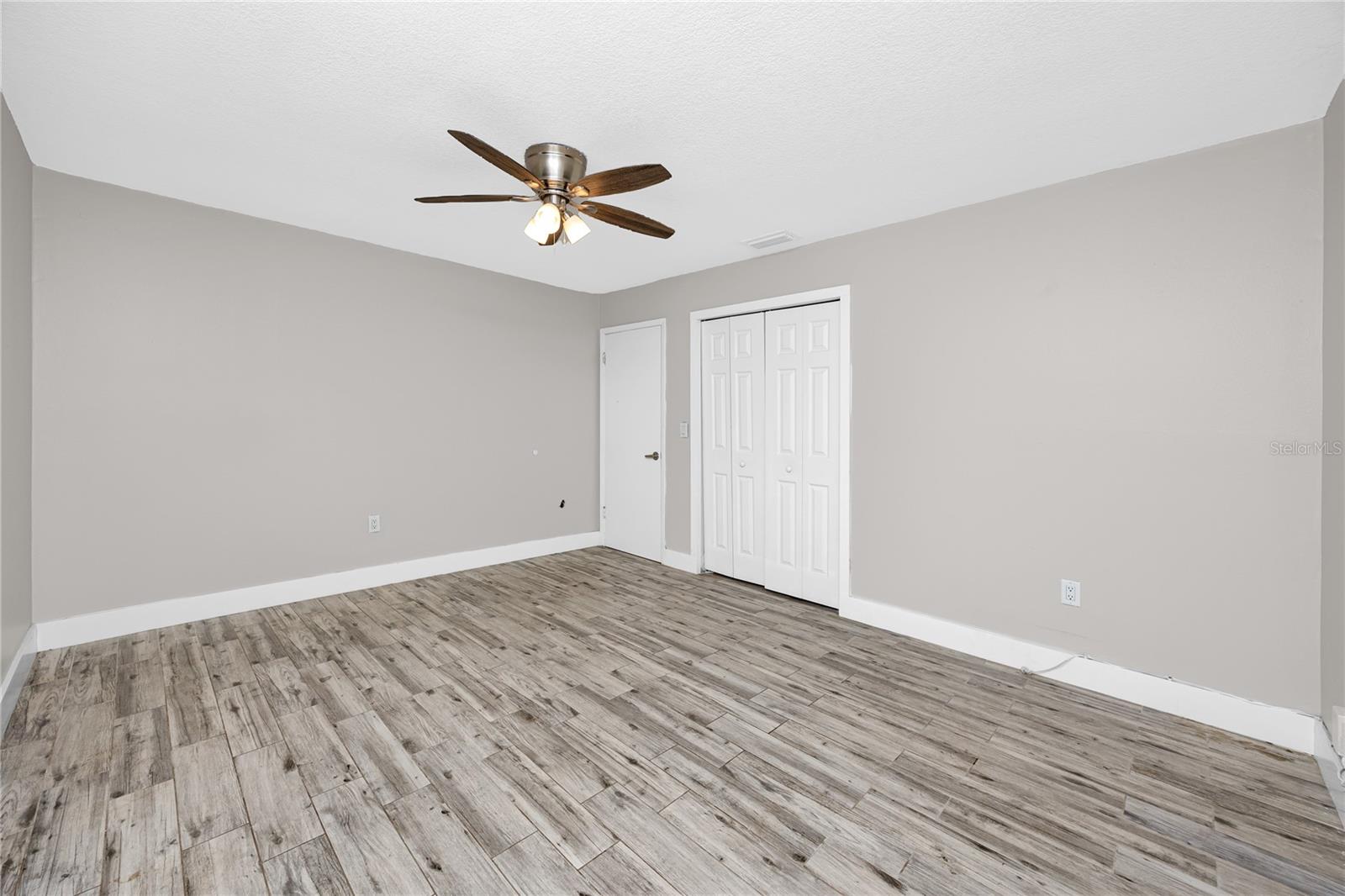 4624 WISTERIA DR — photo 17