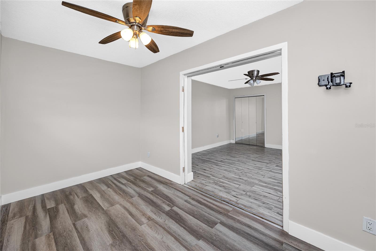 4624 WISTERIA DR — photo 25