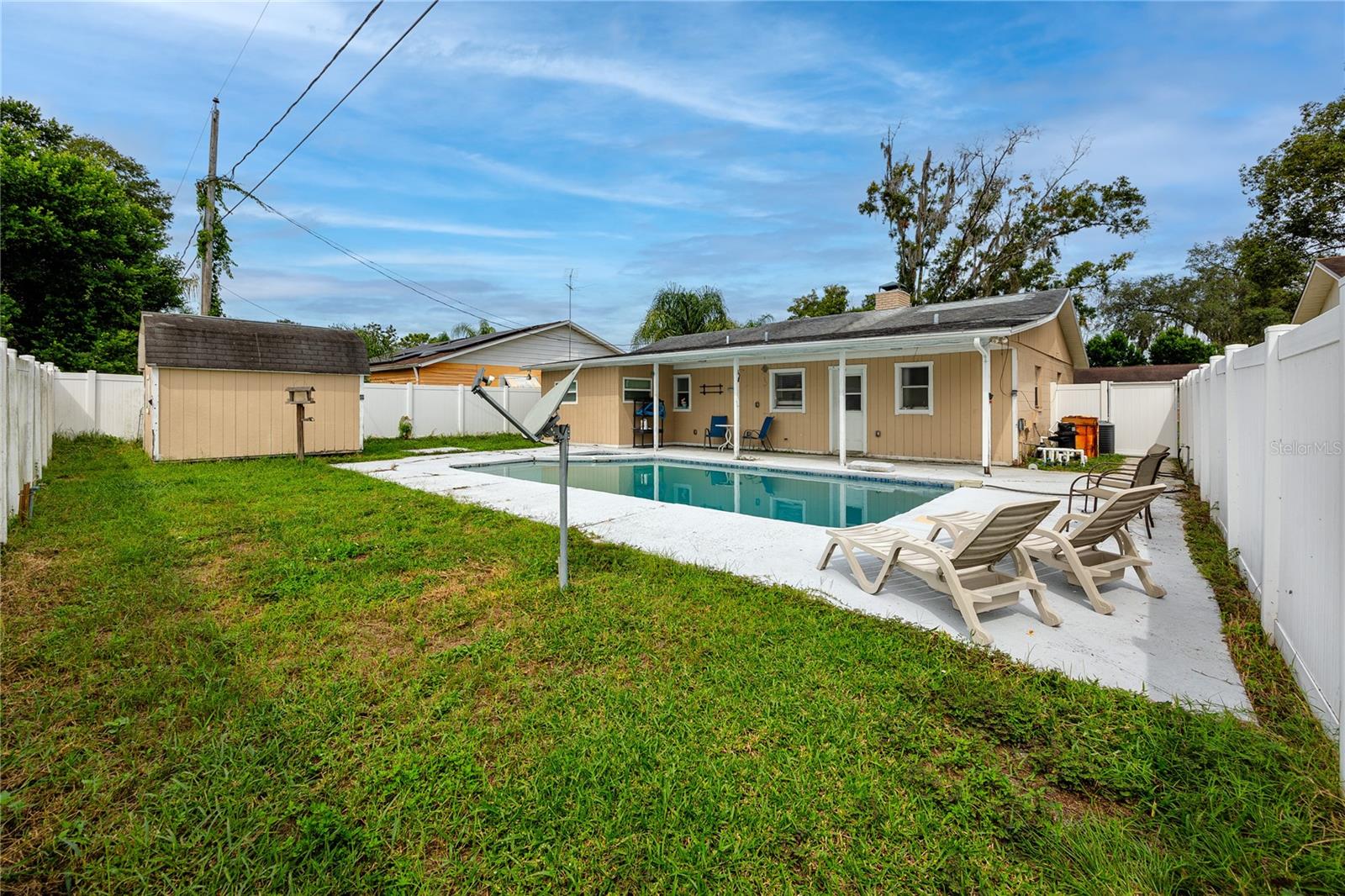 4624 WISTERIA DR — photo 3