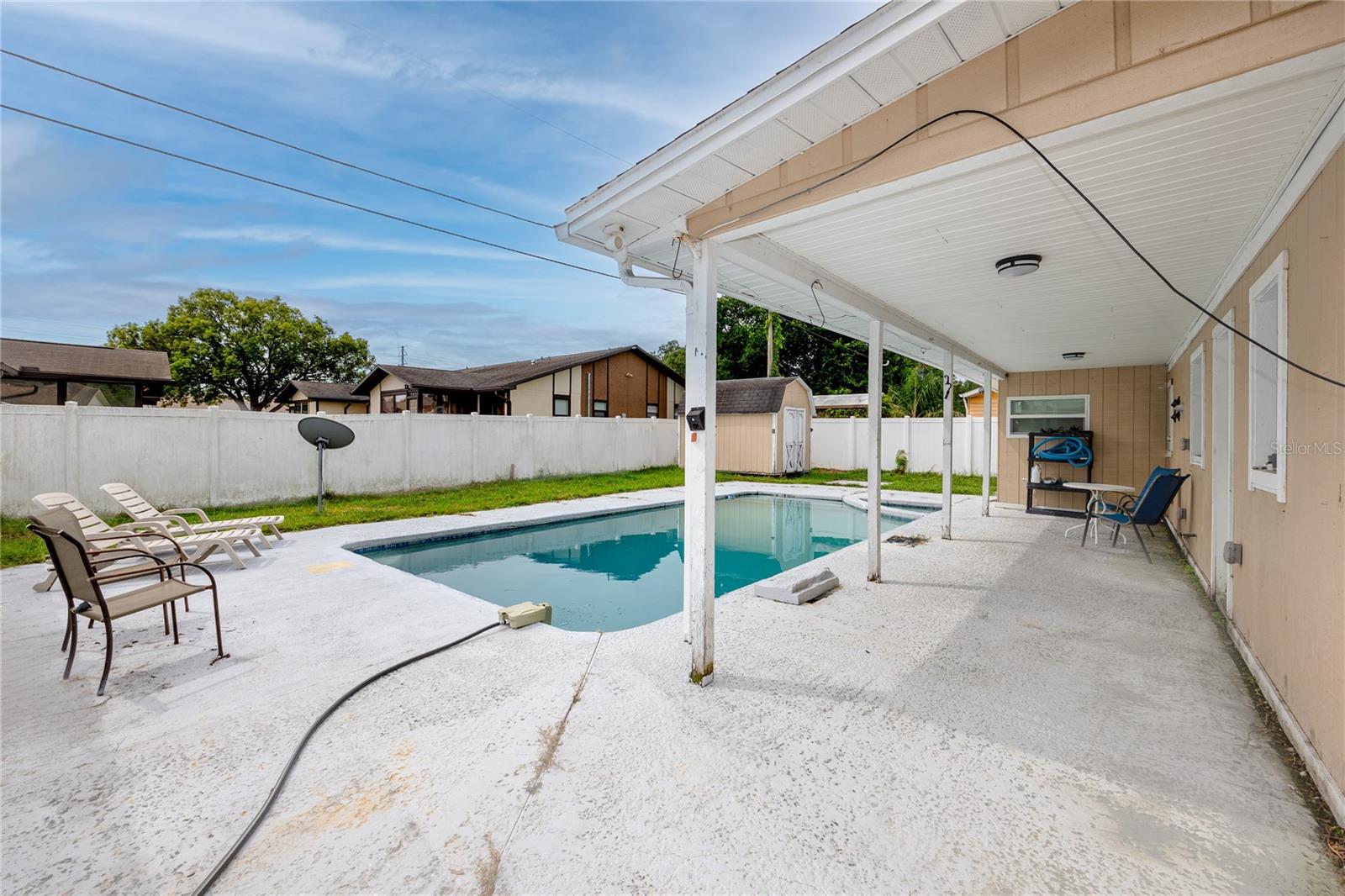 4624 WISTERIA DR — photo 33