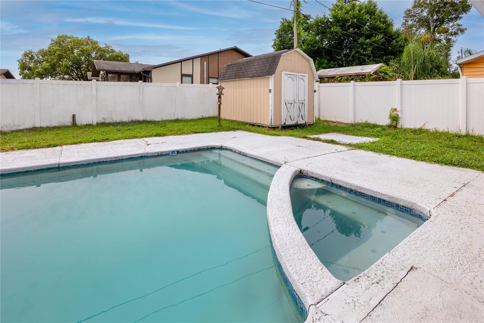 4624 WISTERIA DR — photo 36
