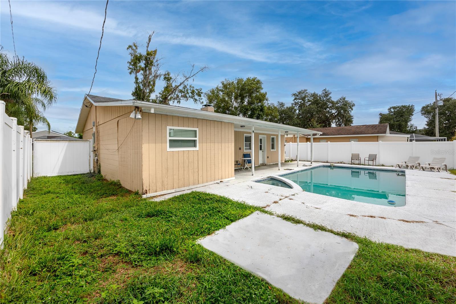 4624 WISTERIA DR — photo 41
