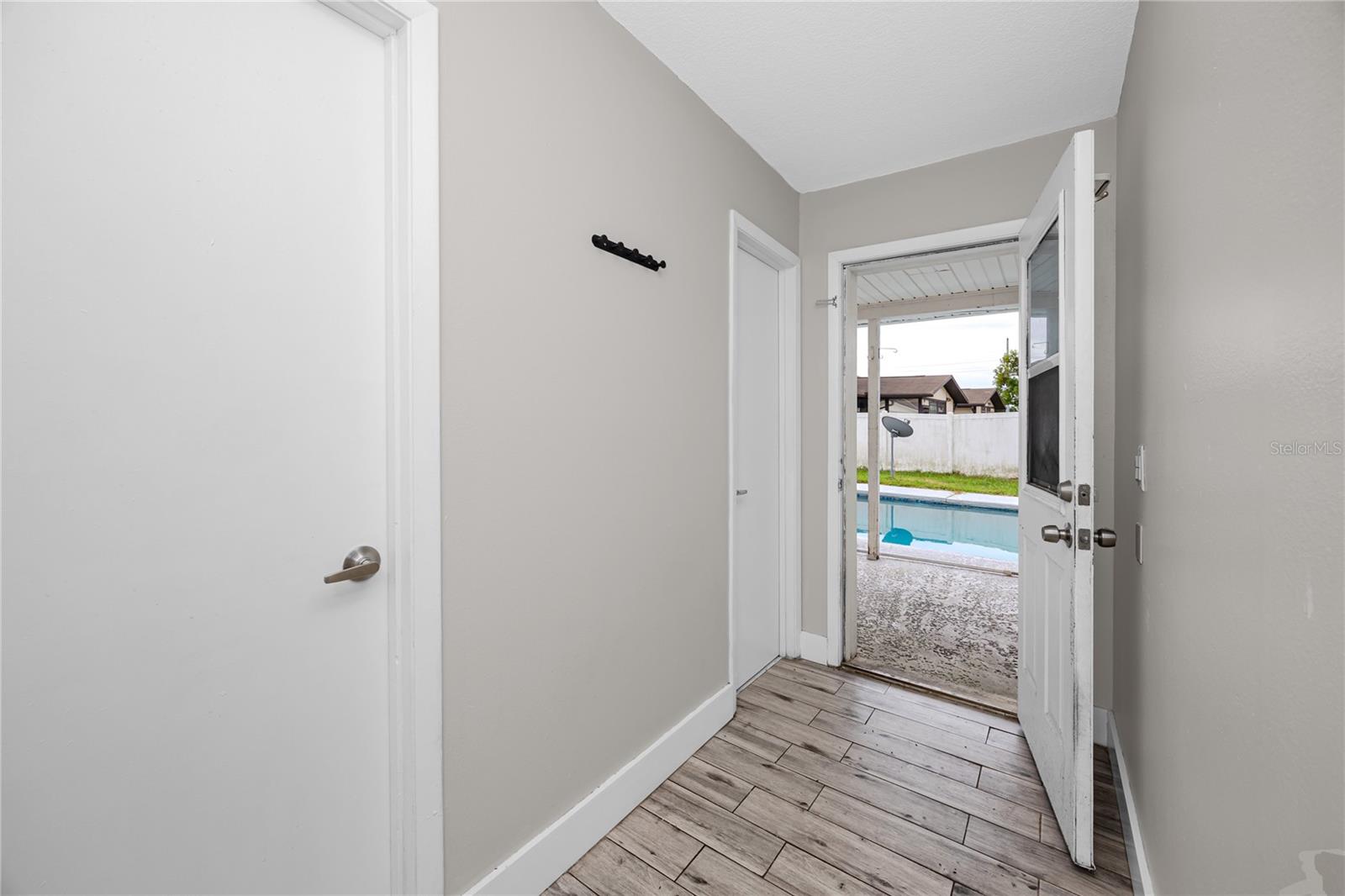 4624 WISTERIA DR — photo 32