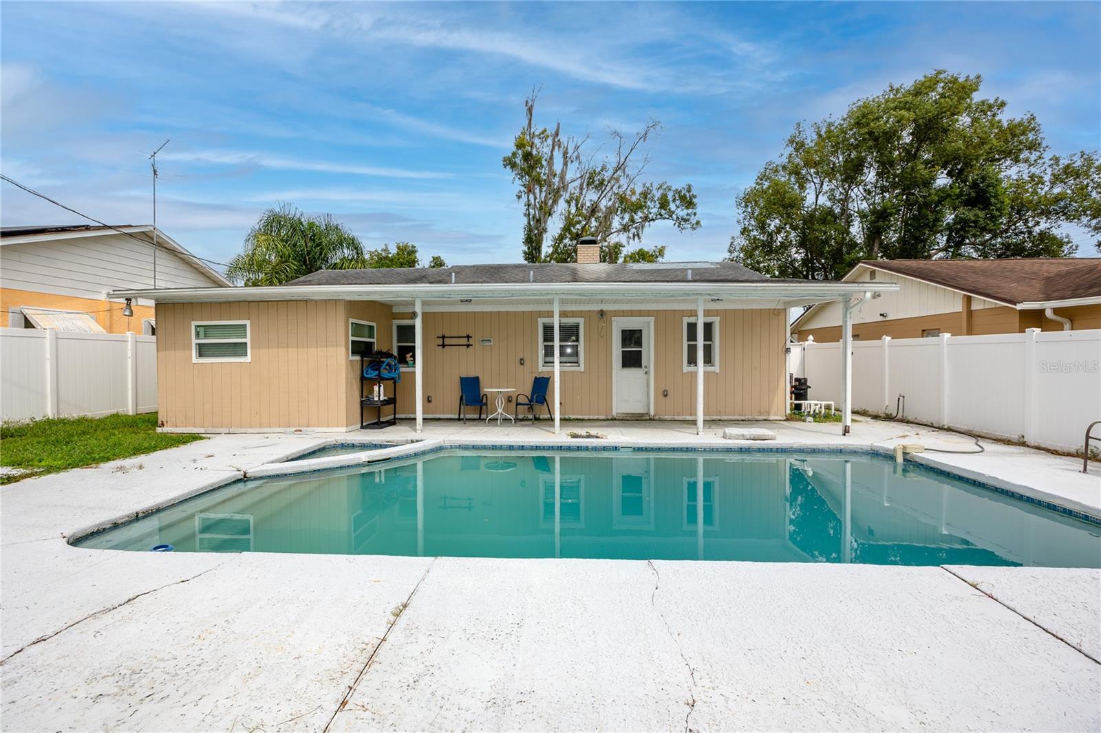 4624 WISTERIA DR — photo 39