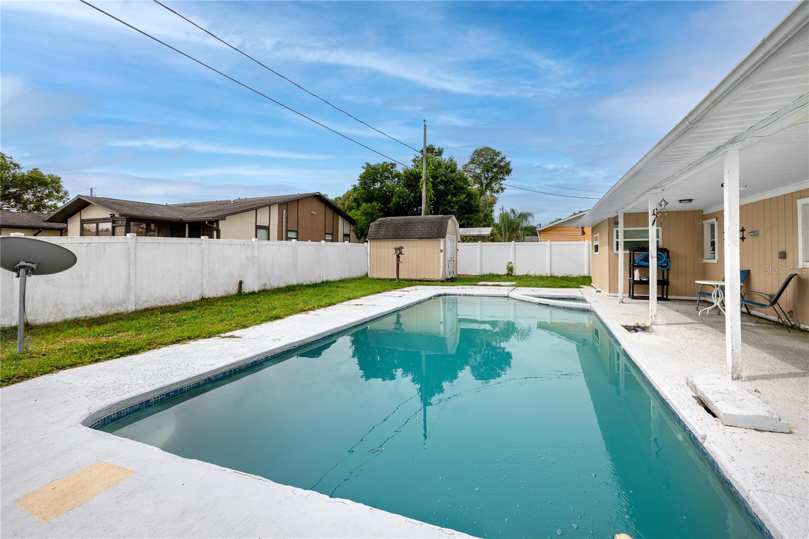 4624 WISTERIA DR — photo 35