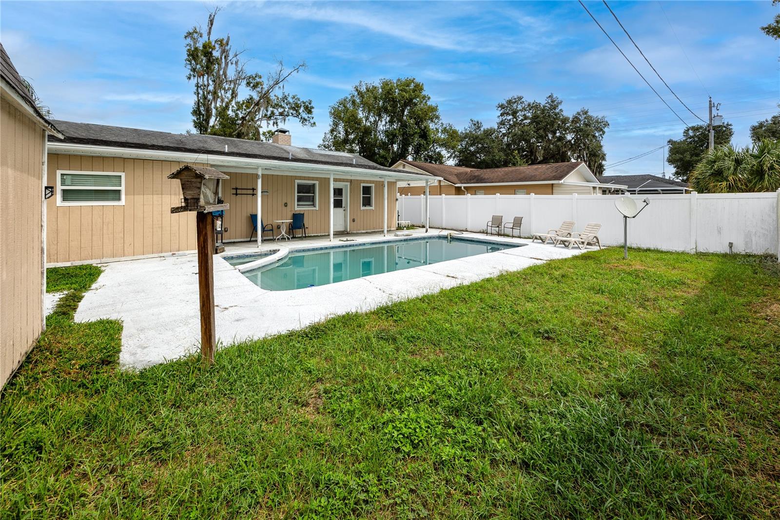 4624 WISTERIA DR — photo 40