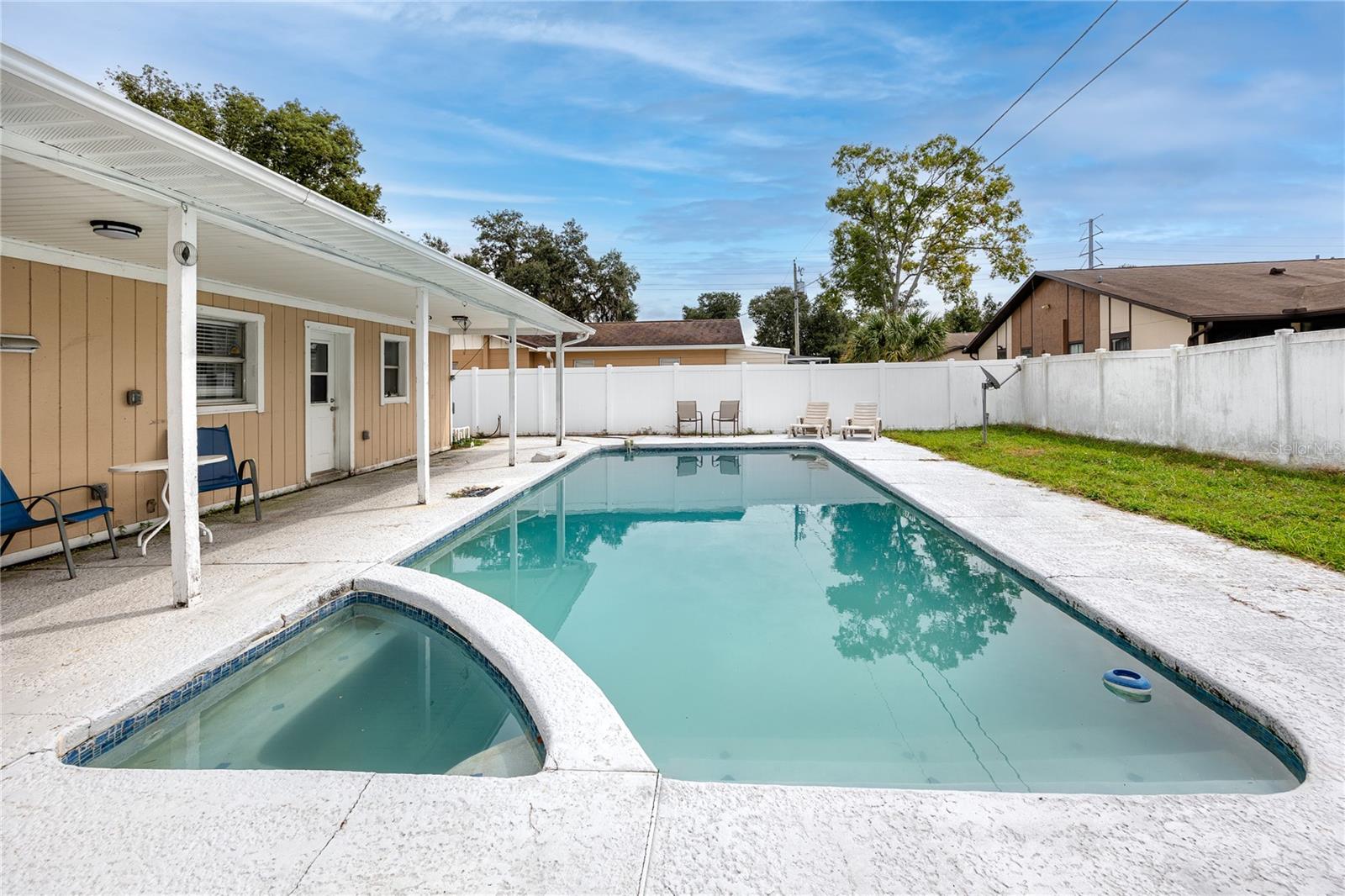 4624 WISTERIA DR — photo 38