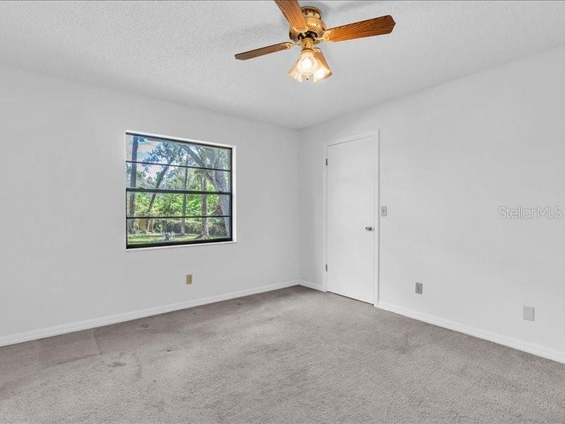 11211 PINE FOREST DR — photo 32