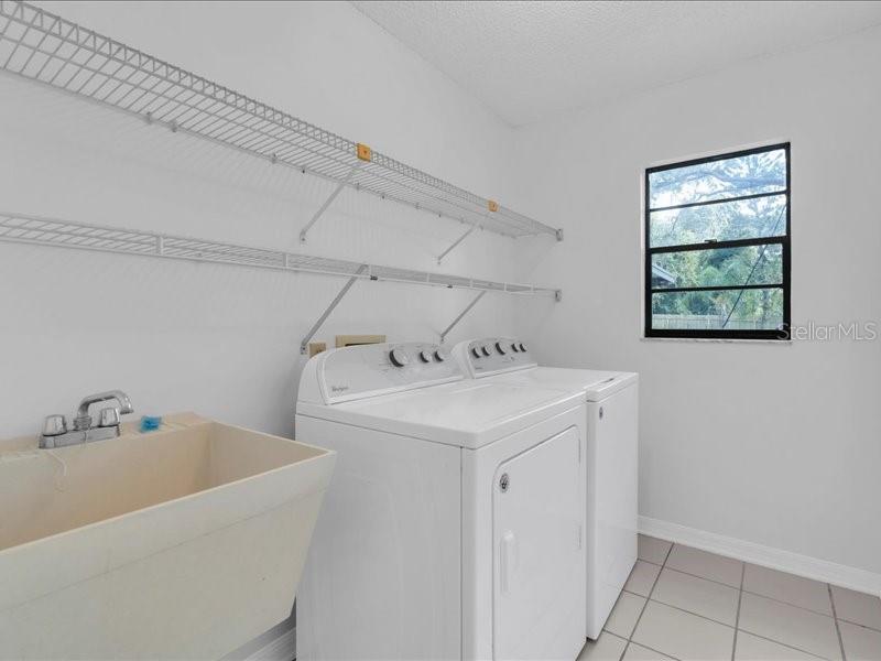 11211 PINE FOREST DR — photo 35