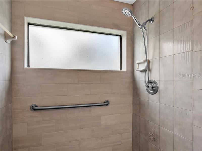 11211 PINE FOREST DR — photo 28