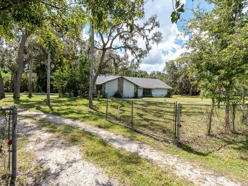 11211 PINE FOREST DR — photo 47