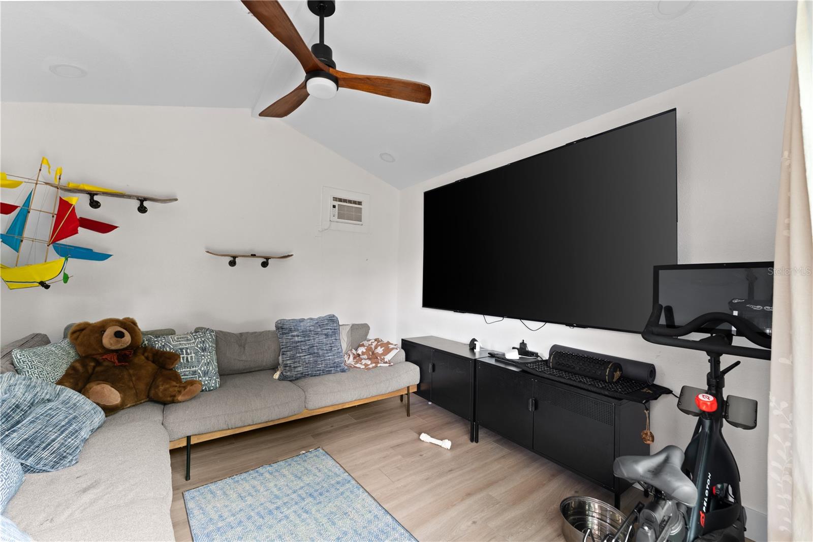 4785 BUTTERFLY PL NE — photo 35