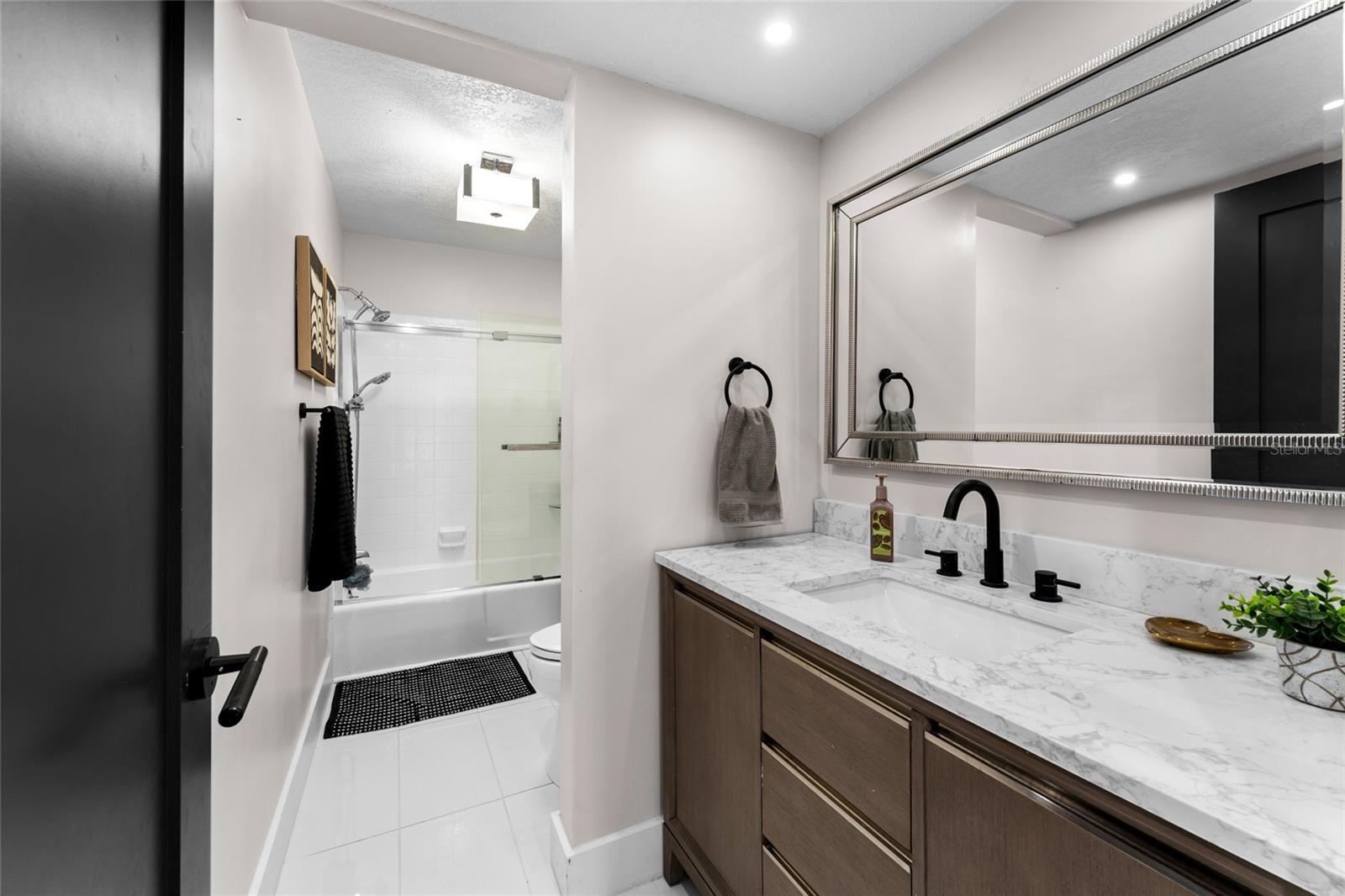4785 BUTTERFLY PL NE — photo 23