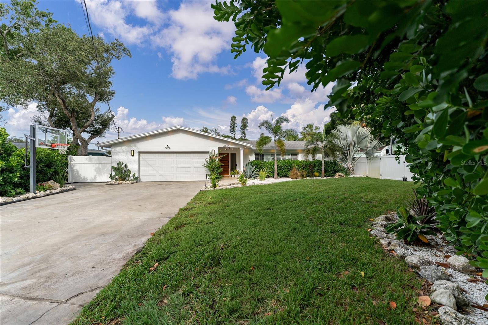 4785 BUTTERFLY PL NE — photo 43