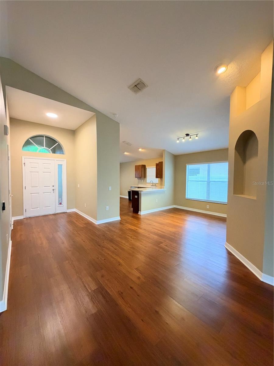 7516 TOWER BRIDGE DR — photo 3