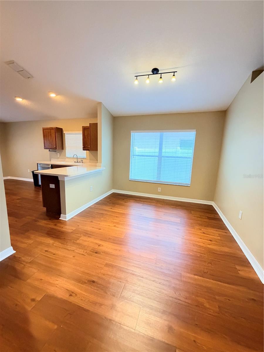 7516 TOWER BRIDGE DR — photo 4
