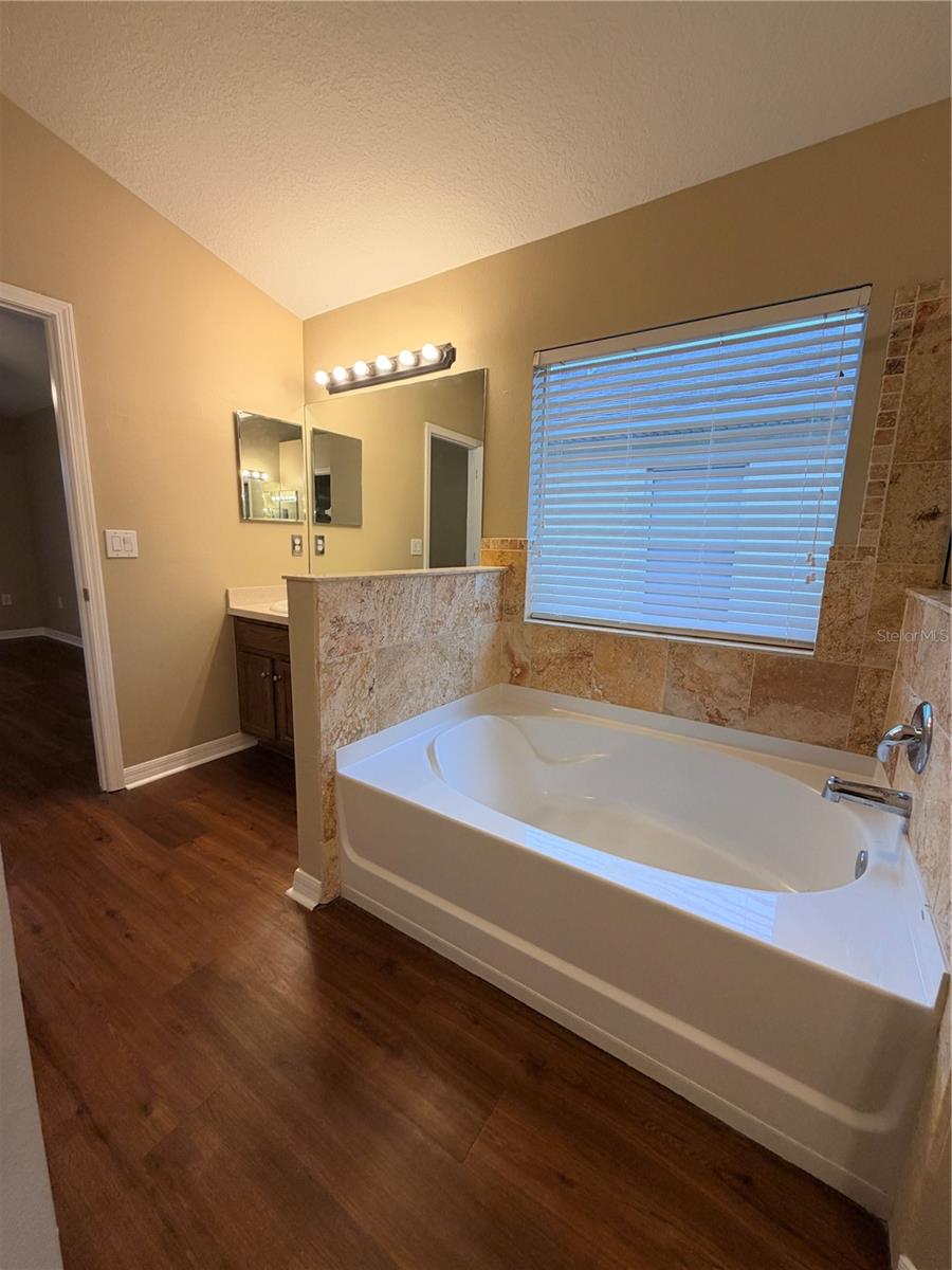 7516 TOWER BRIDGE DR — photo 17