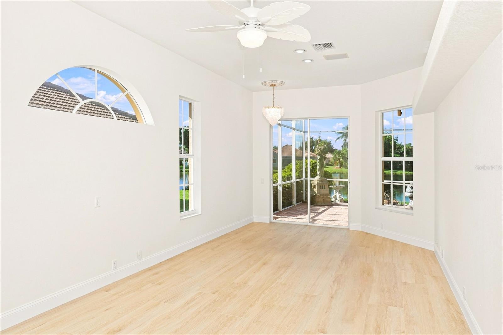 117 GRAND OAK CIR — photo 16
