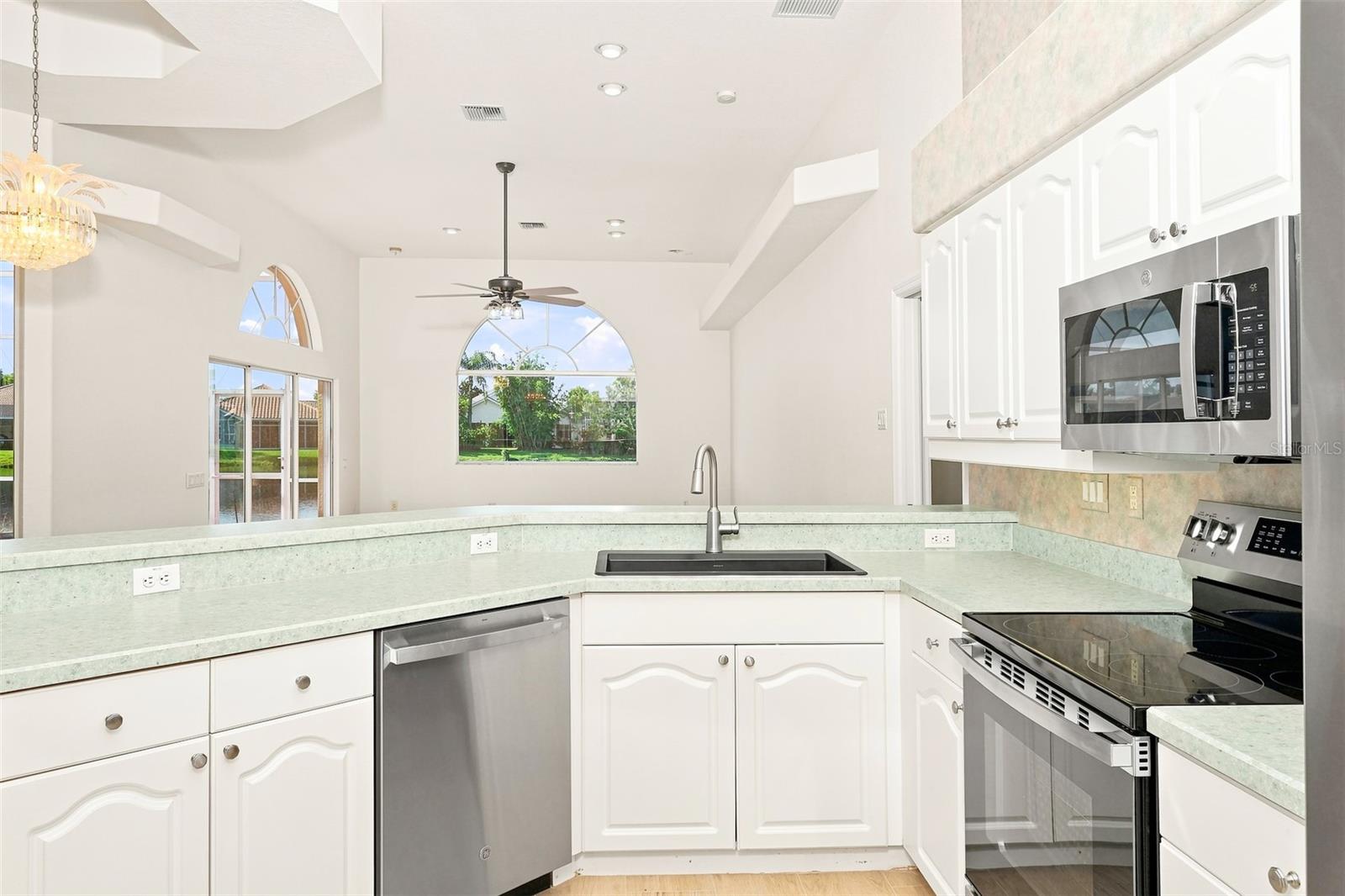 117 GRAND OAK CIR — photo 12