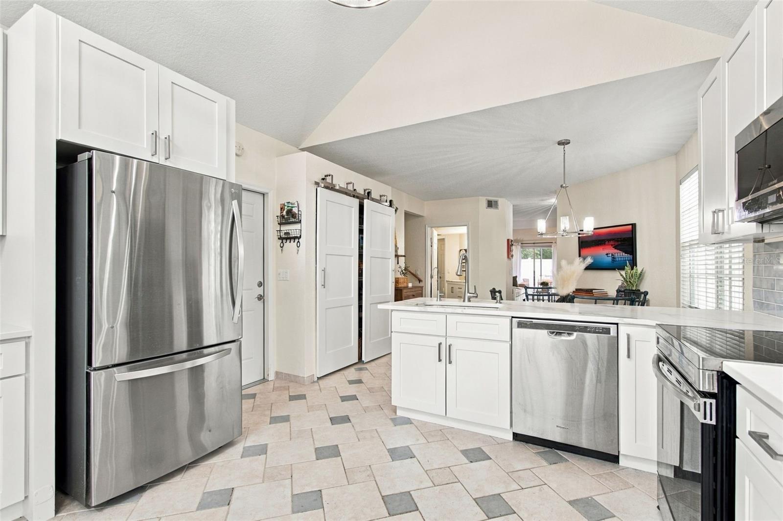 2724 HAMBLE VILLAGE LN — photo 23