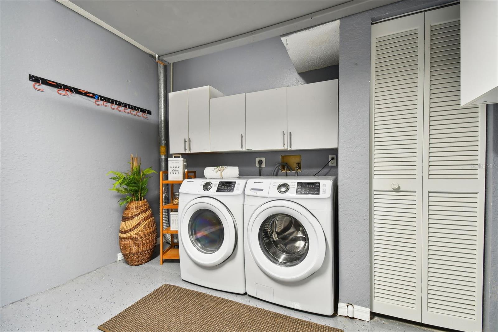 2724 HAMBLE VILLAGE LN — photo 47
