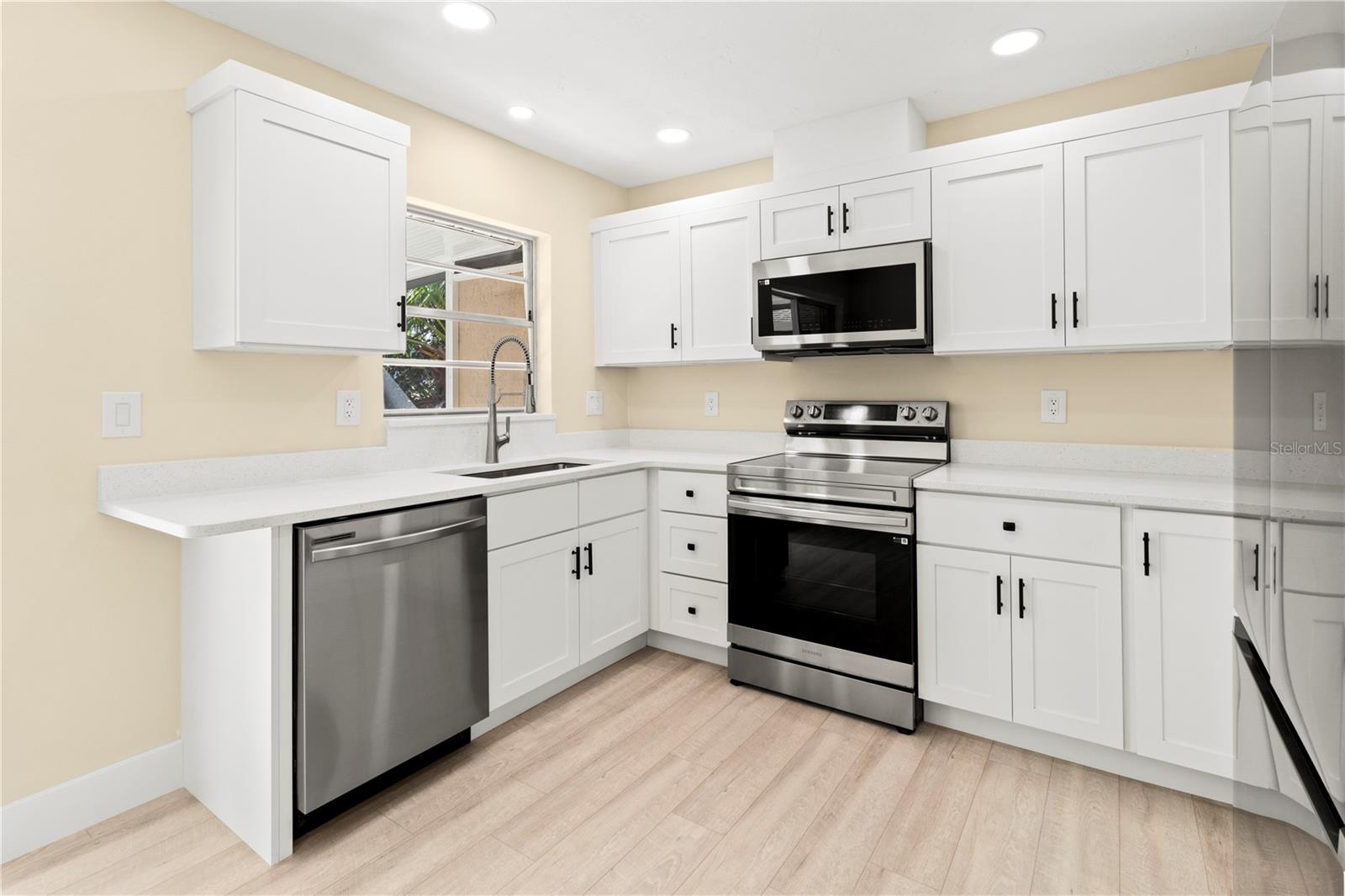 727 N JEFFERSON AVE #727 — photo 10