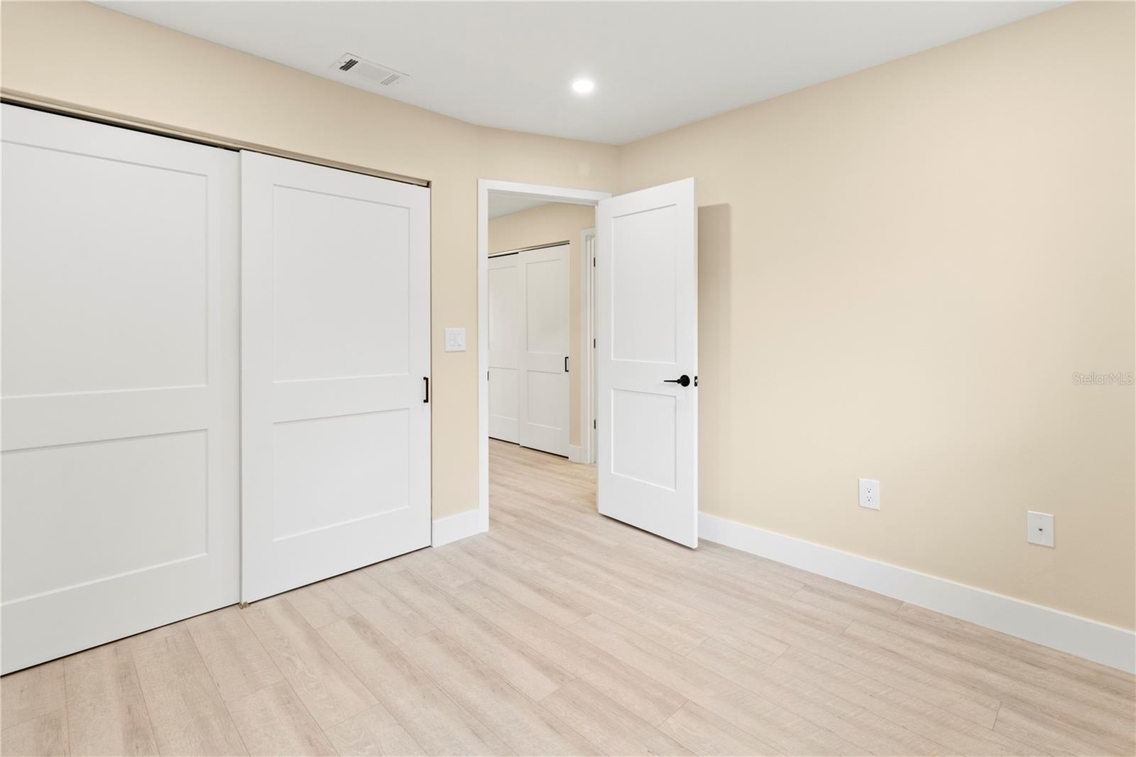 727 N JEFFERSON AVE #727 — photo 23