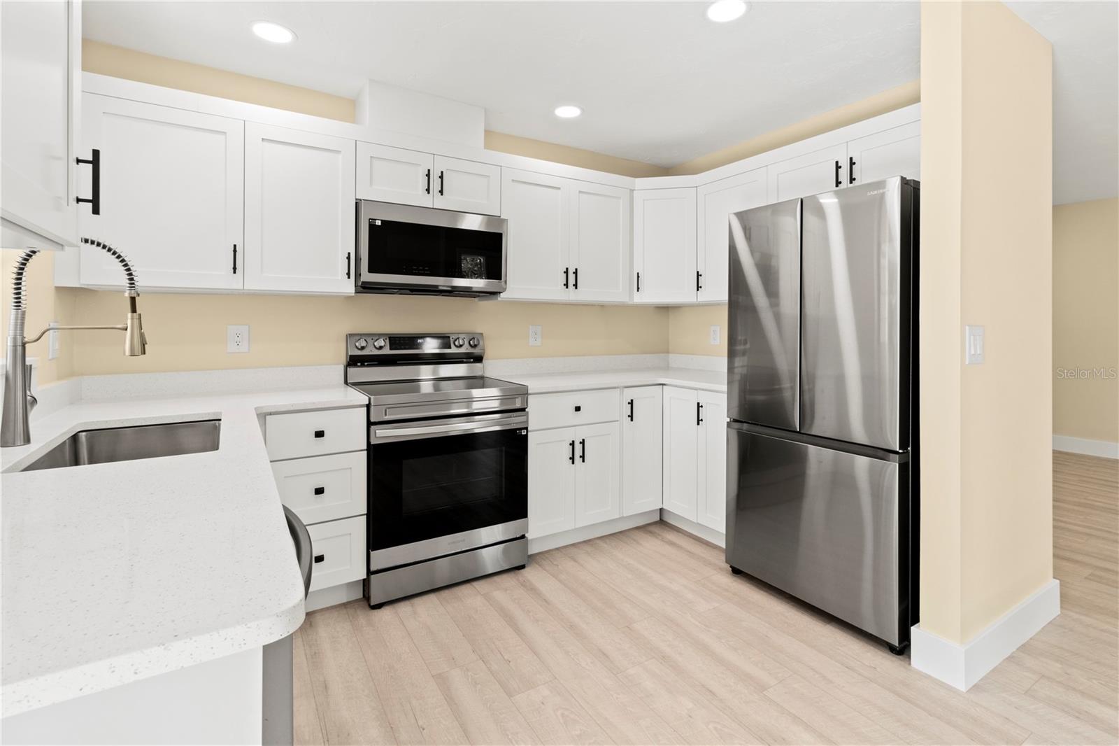 727 N JEFFERSON AVE #727 — photo 11