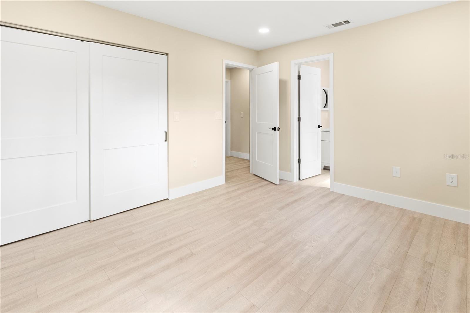 727 N JEFFERSON AVE #727 — photo 28
