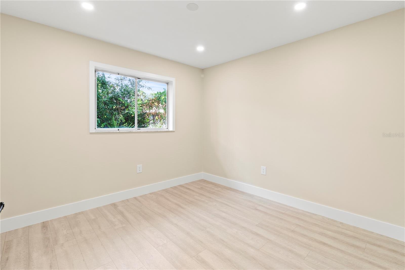 727 N JEFFERSON AVE #727 — photo 22