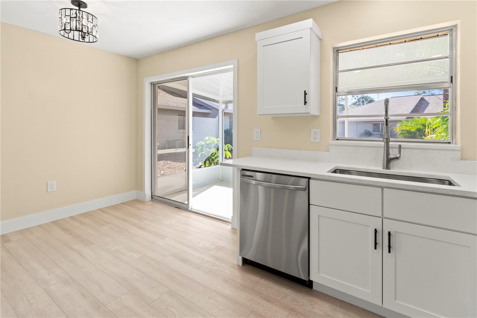 727 N JEFFERSON AVE #727 — photo 12