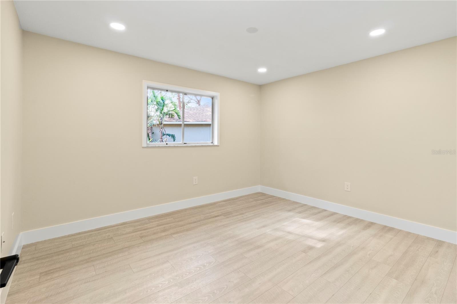 727 N JEFFERSON AVE #727 — photo 24
