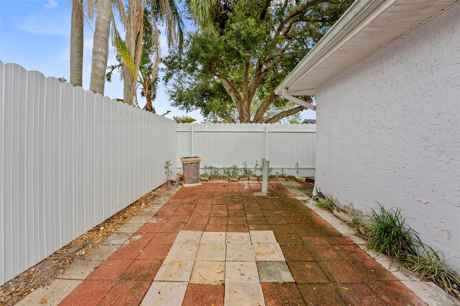 1704 HIBISCUS CIR S — photo 42