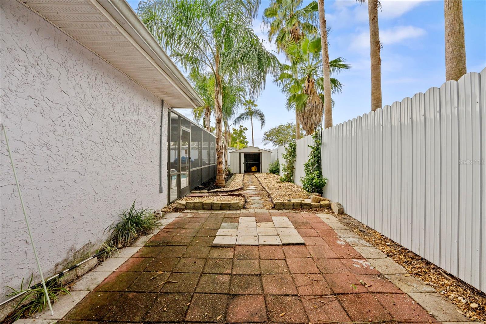 1704 HIBISCUS CIR S — photo 41