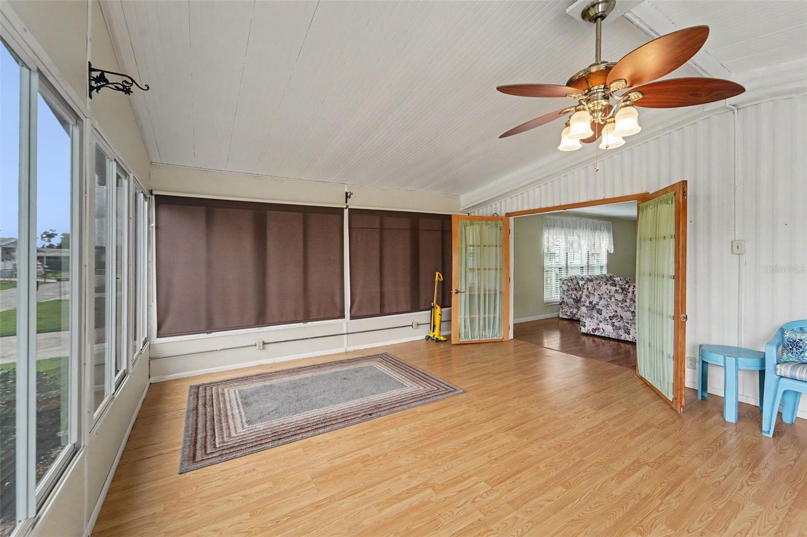 10055 COLLINGWOOD AVE — photo 15
