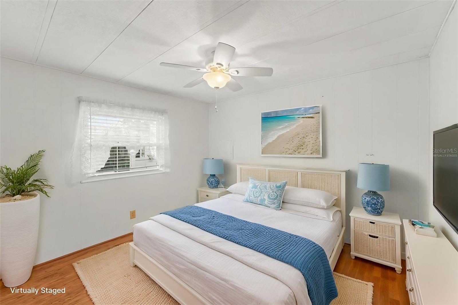10055 COLLINGWOOD AVE — photo 25