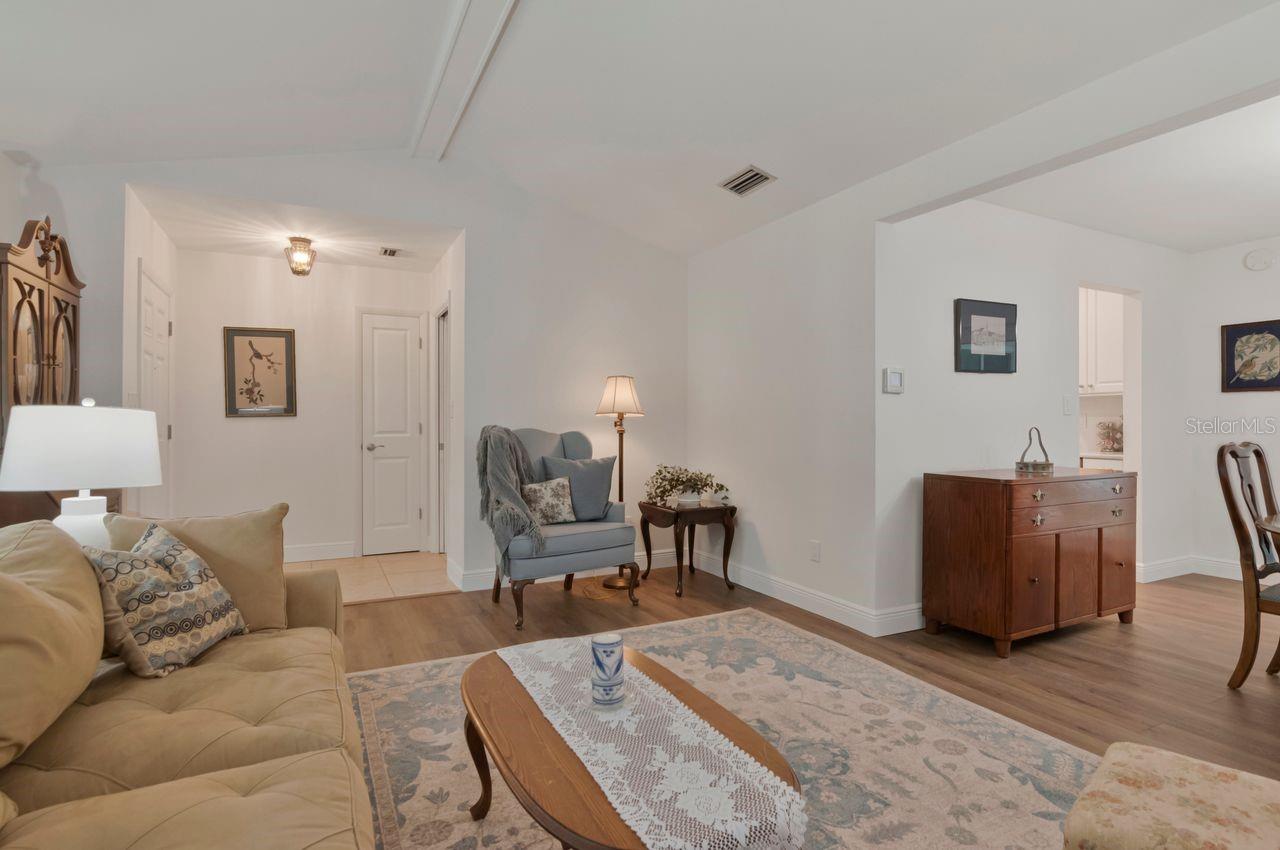1113 GLENMOOR CT — photo 7