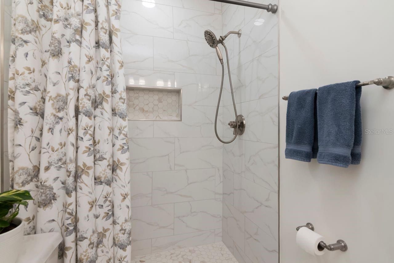 1113 GLENMOOR CT — photo 26