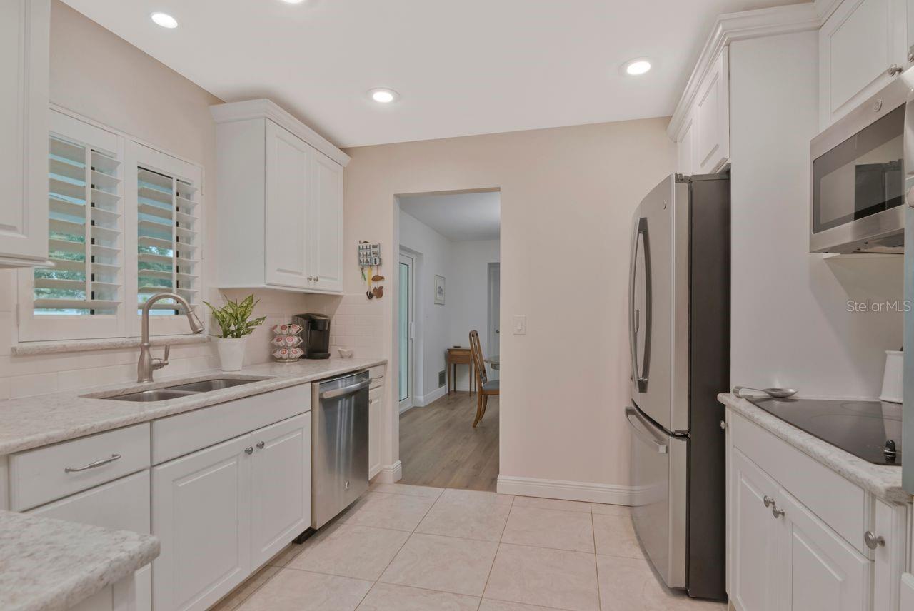 1113 GLENMOOR CT — photo 12