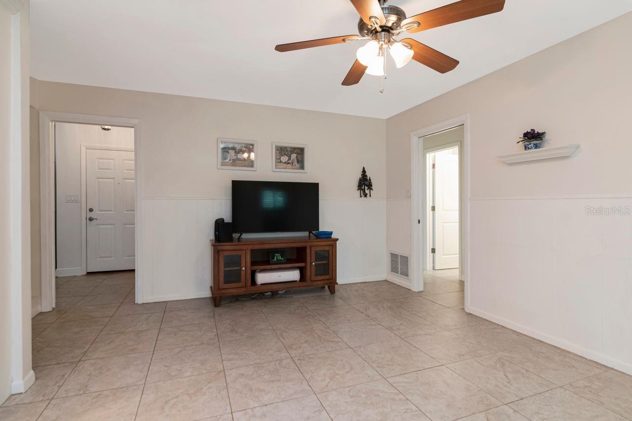 1113 GLENMOOR CT — photo 15